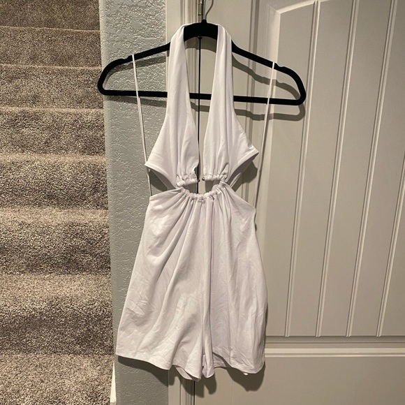 Susana Monaco half moon Halter Romper in Sugar NWT white - Picture 6 of 11
